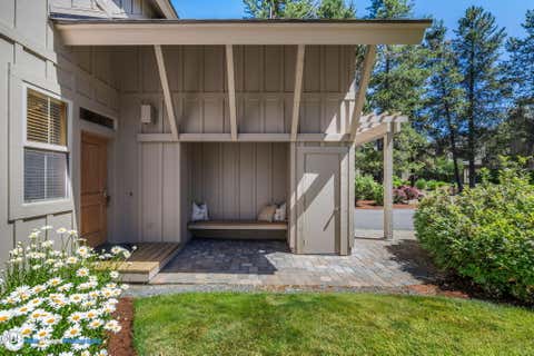 Tiny photo for 57163 Fremont Drive #13, Sunriver, OR 97707 (MLS # 220225150)
