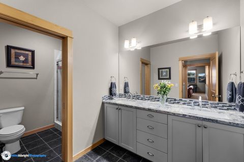 Tiny photo for 57163 Fremont Drive #13, Sunriver, OR 97707 (MLS # 220225150)