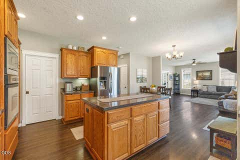 Tiny photo for 4081 Collier Lane, Klamath Falls, OR 97603 (MLS # 220226608)