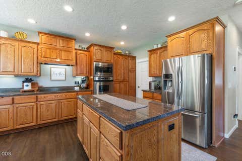 Tiny photo for 4081 Collier Lane, Klamath Falls, OR 97603 (MLS # 220226608)