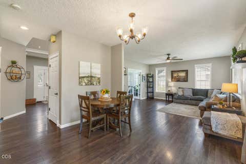 Tiny photo for 4081 Collier Lane, Klamath Falls, OR 97603 (MLS # 220226608)