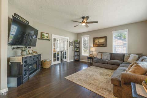 Tiny photo for 4081 Collier Lane, Klamath Falls, OR 97603 (MLS # 220226608)