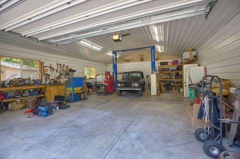 Tiny photo for 627 Carriage Road, Grants Pass, OR 97526 (MLS # 220214799)