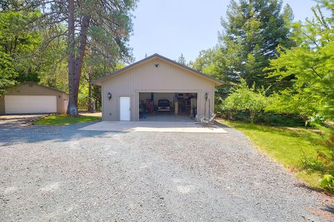 Tiny photo for 627 Carriage Road, Grants Pass, OR 97526 (MLS # 220214799)