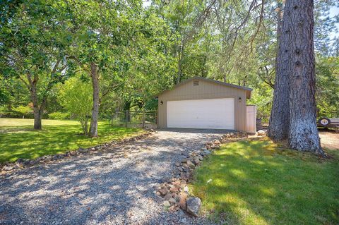 Tiny photo for 627 Carriage Road, Grants Pass, OR 97526 (MLS # 220214799)