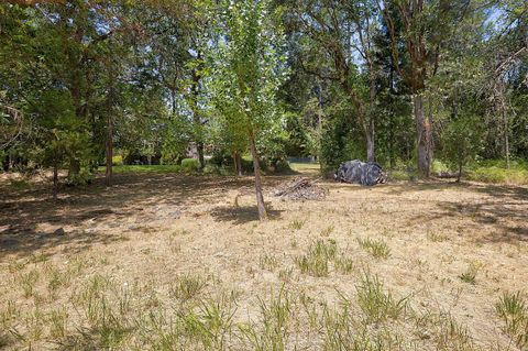 Tiny photo for 627 Carriage Road, Grants Pass, OR 97526 (MLS # 220214799)