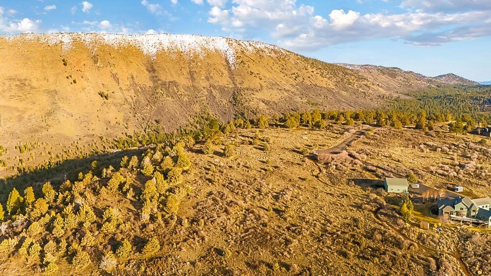 Paradise Hill - Land