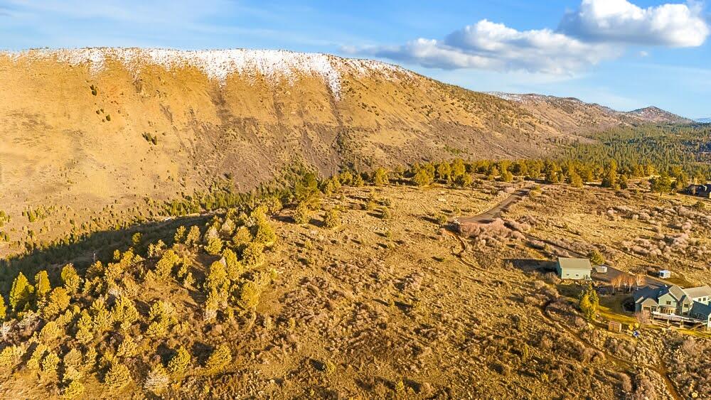 Paradise Hill - Land