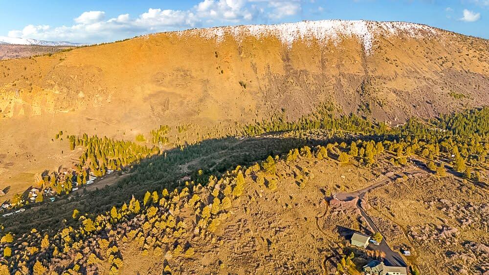 Paradise Hill - Land