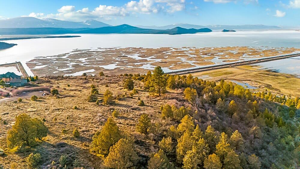 Paradise Hill - Land