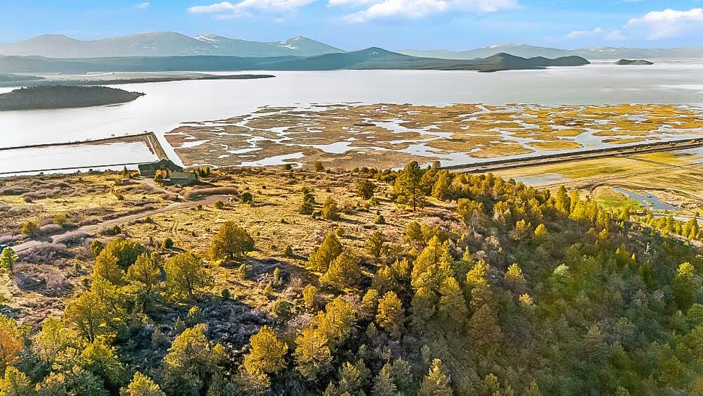 Paradise Hill - Land