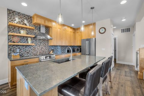 Tiny photo for 1087 N Lavender Lane, Sisters, OR 97759 (MLS # 220224381)