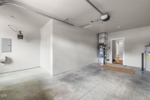 Tiny photo for 1087 N Lavender Lane, Sisters, OR 97759 (MLS # 220224381)