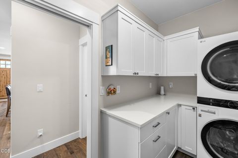 Tiny photo for 1087 N Lavender Lane, Sisters, OR 97759 (MLS # 220224381)