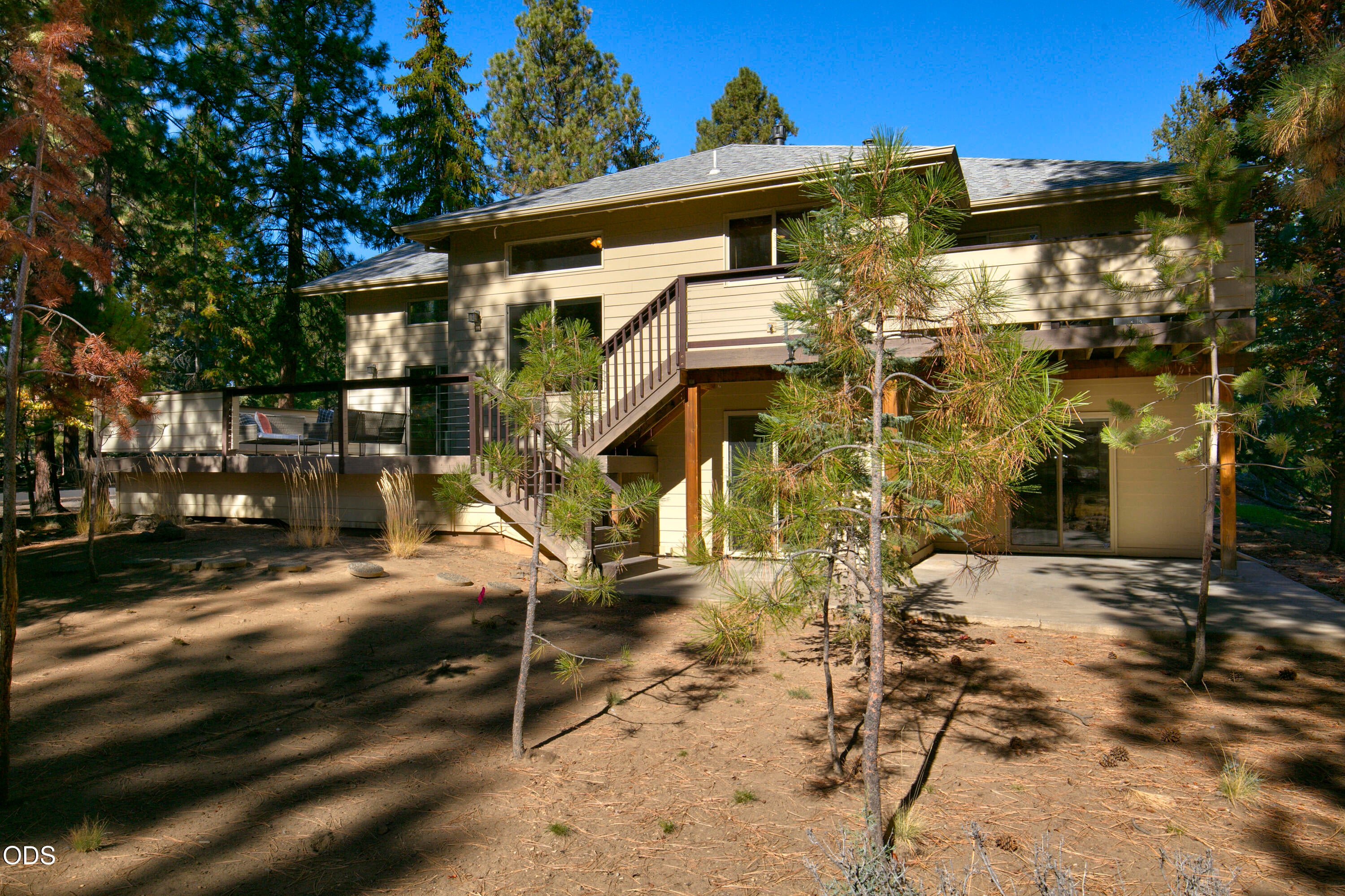 2747 NW Whitworth Way