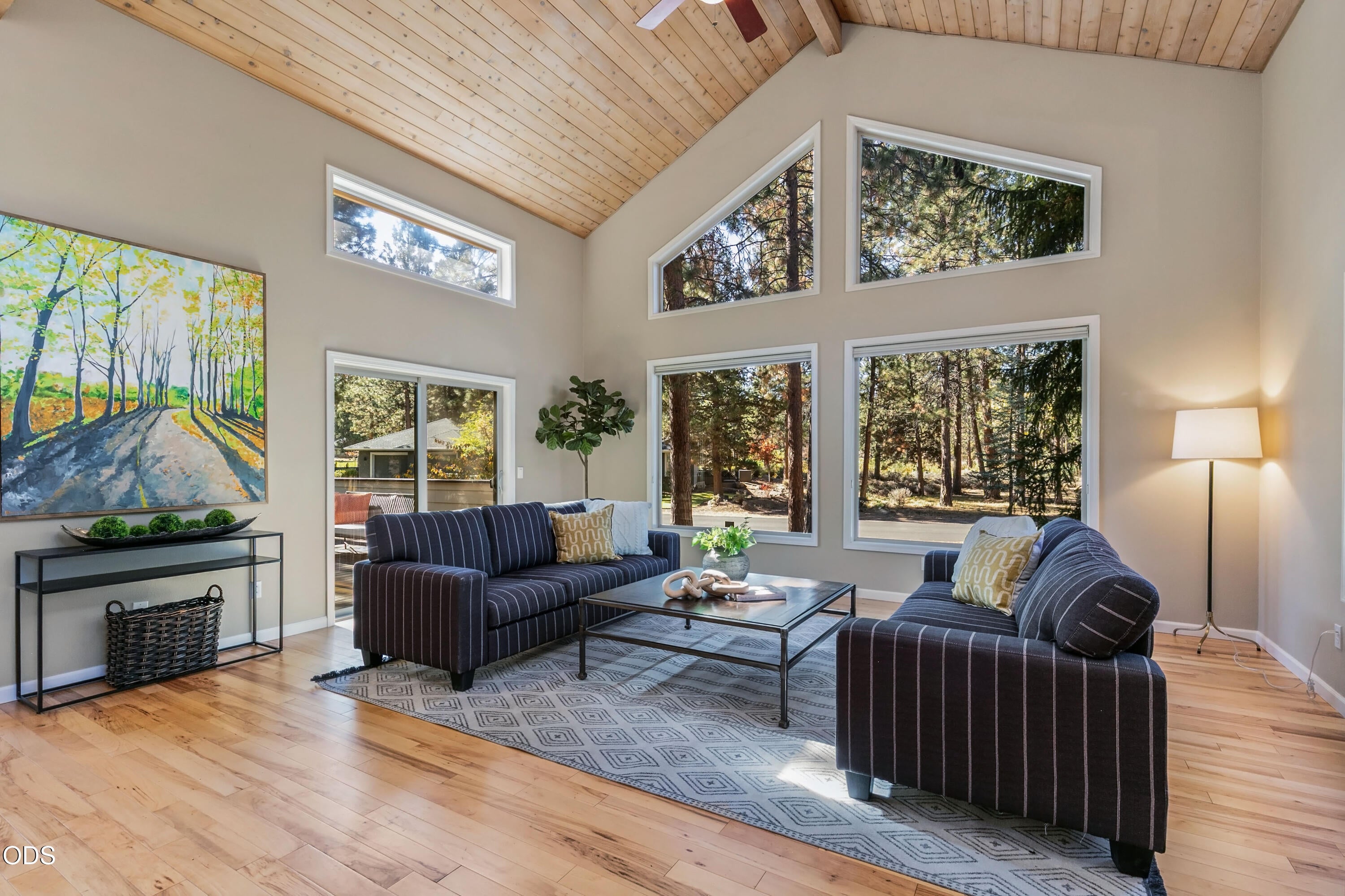2747 NW Whitworth Way