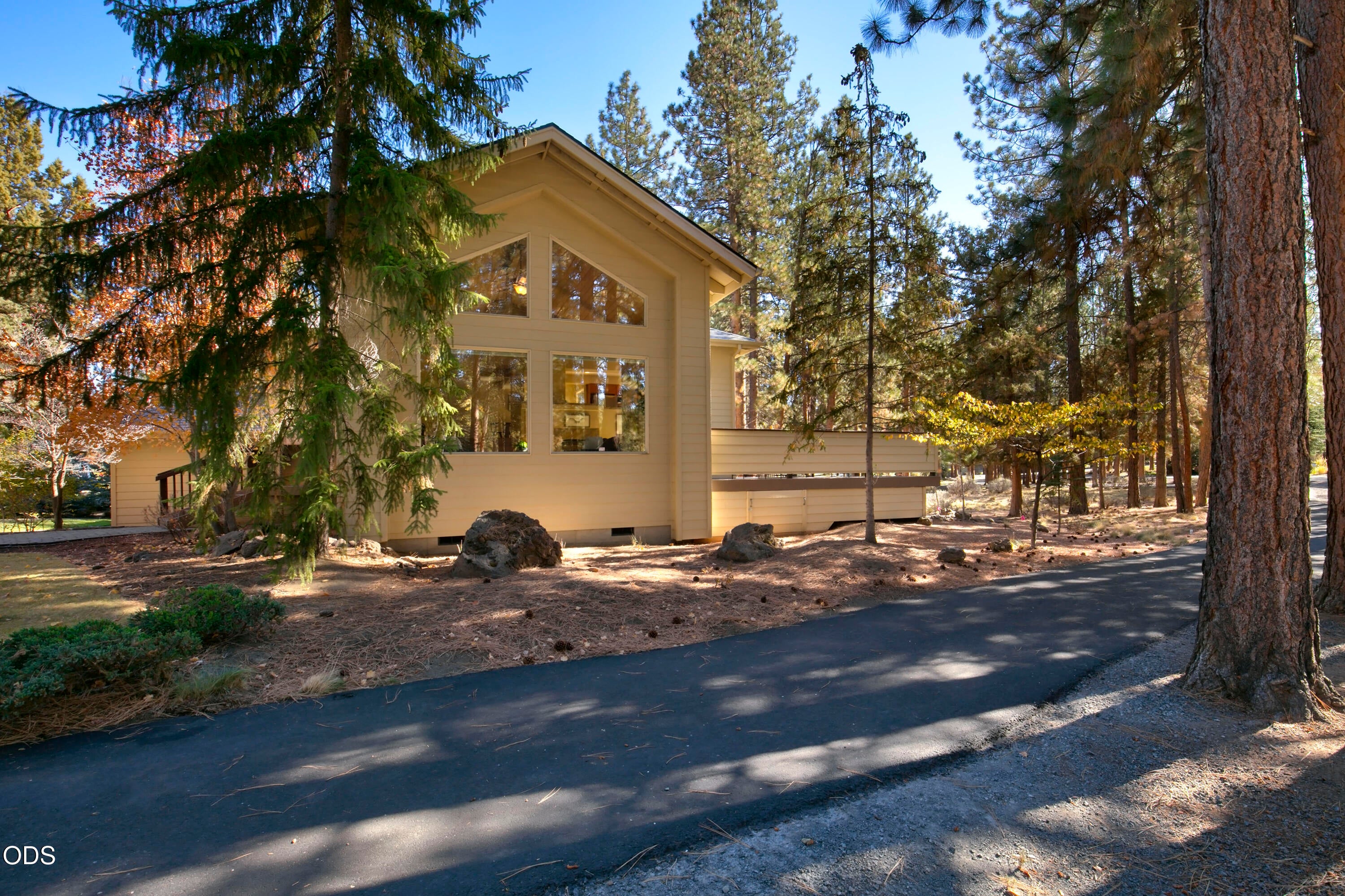 2747 NW Whitworth Way
