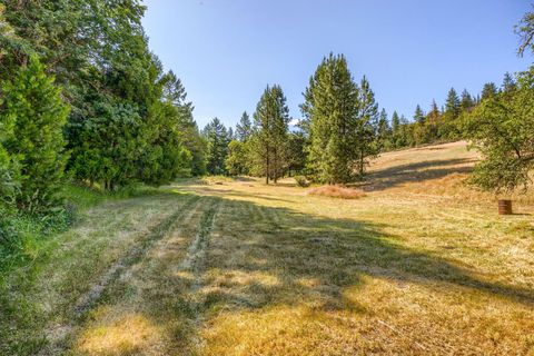 Tiny photo for 7484 Sterling Creek Road, Jacksonville, OR 97530 (MLS # 220219807)