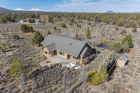 Tiny photo for 6720 NW Larch Drive, Redmond, OR 97756 (MLS # 220217718)