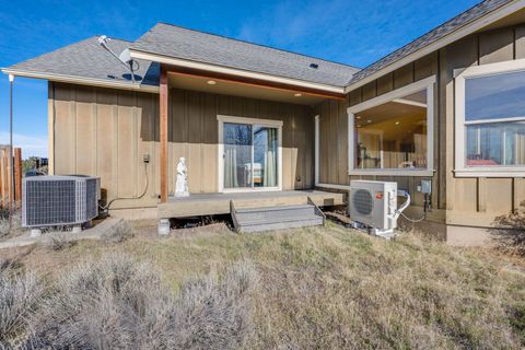 Tiny photo for 6720 NW Larch Drive, Redmond, OR 97756 (MLS # 220217718)
