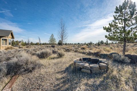 Tiny photo for 6720 NW Larch Drive, Redmond, OR 97756 (MLS # 220217718)