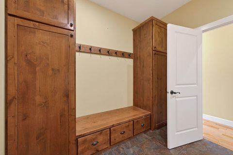 Tiny photo for 6720 NW Larch Drive, Redmond, OR 97756 (MLS # 220217718)