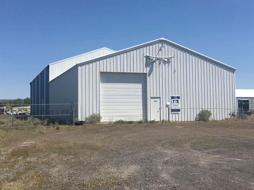 Excellent warehouse/shop building with extra strength concrete flooring. Upgraded electrical with 480v. Small office and a bathroom inside. Easy access off of Broadmore and good parking in front of the building. Could potentially also use the exterior alongside both sides of the buildings for additional exterior storage if needed. Approx. 14' roll-up doors on the front and back. The back door has potential to be utilized through shared access through Hamilton Metals yard off of Hilyard. Easy to show. Tenant to pay natural gas and power. Owner pays water/sewer.