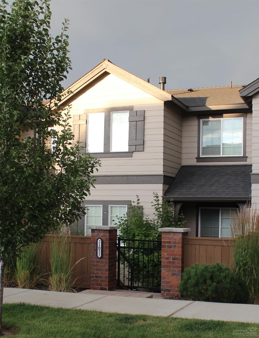 Beautiful townhome conveniently located in Bend and close to the Parkway for easy access. Built by Pahlisch Homes, known for stainless steel appliances, laminate flooring and quartz counters throughout. Features 3 bedrooms all upstairs, 2.5 baths, laundry room upstairs and a loft upstairs to make it feel much larger than 1450 square feet. Impeccable condition with low maintenance landscape. Tastefully finished with neutral colors. Would make a great second home, first home or investment.