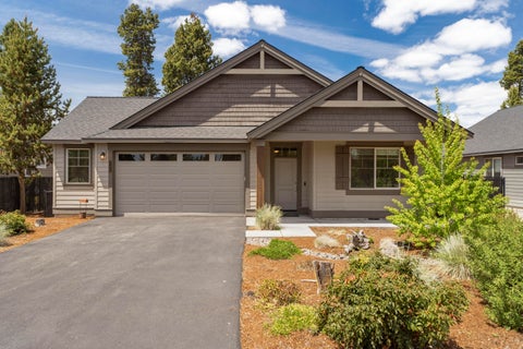 Photo of 51925 Campfire Drive, La Pine, OR 97739 (MLS # 220222221)