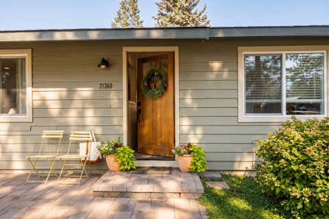 Photo of 21360 Keyte Road, Bend, OR 97701 (MLS # 220222705)