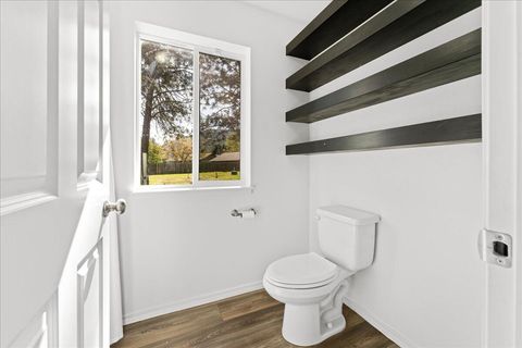 Tiny photo for 2355 Fish Hatchery Road, Grants Pass, OR 97527 (MLS # 220219718)