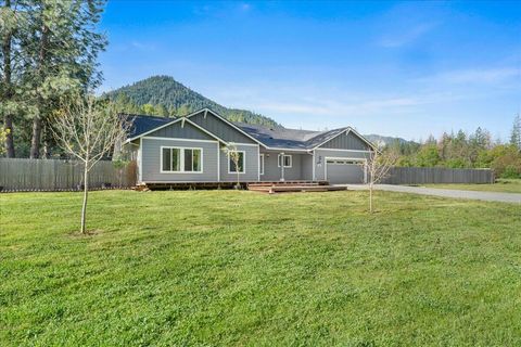 Tiny photo for 2355 Fish Hatchery Road, Grants Pass, OR 97527 (MLS # 220219718)