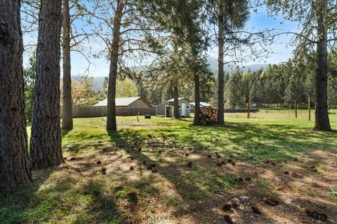 Tiny photo for 2355 Fish Hatchery Road, Grants Pass, OR 97527 (MLS # 220219718)