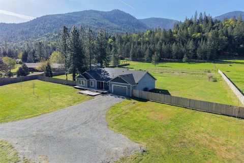 Tiny photo for 2355 Fish Hatchery Road, Grants Pass, OR 97527 (MLS # 220219718)