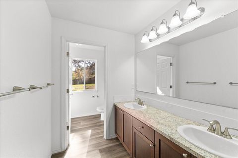 Tiny photo for 2355 Fish Hatchery Road, Grants Pass, OR 97527 (MLS # 220219718)