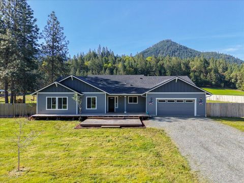 Tiny photo for 2355 Fish Hatchery Road, Grants Pass, OR 97527 (MLS # 220219718)