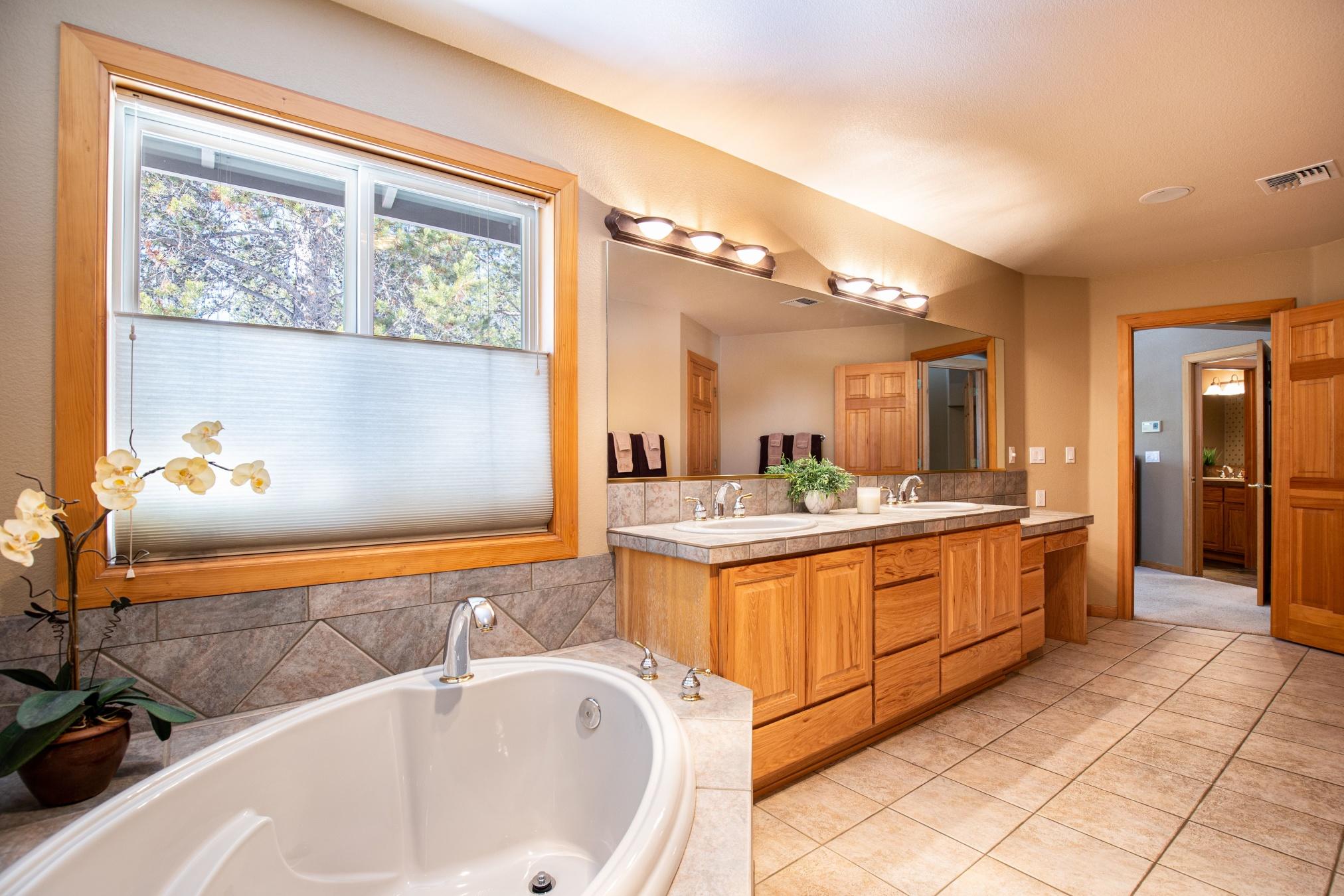 Fairway Point Villag - Residential