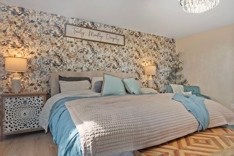 Tiny photo for 858 NW Poplar Place, Redmond, OR 97756 (MLS # 220217658)