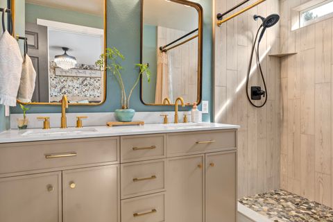 Tiny photo for 858 NW Poplar Place, Redmond, OR 97756 (MLS # 220217658)