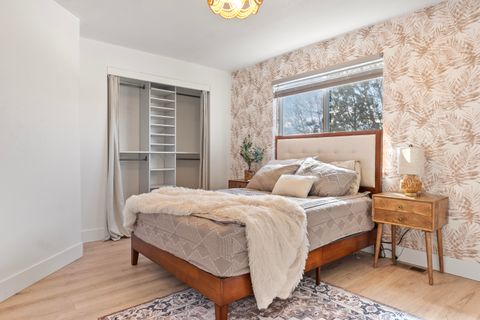 Tiny photo for 858 NW Poplar Place, Redmond, OR 97756 (MLS # 220217658)