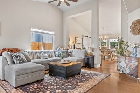 Tiny photo for 858 NW Poplar Place, Redmond, OR 97756 (MLS # 220217658)