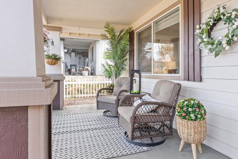 Tiny photo for 858 NW Poplar Place, Redmond, OR 97756 (MLS # 220217658)