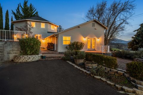 Tiny photo for 4935 Cherry Lane, Medford, OR 97504 (MLS # 220215005)