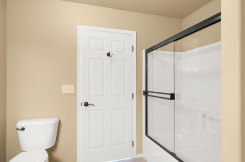 Tiny photo for 4935 Cherry Lane, Medford, OR 97504 (MLS # 220215005)