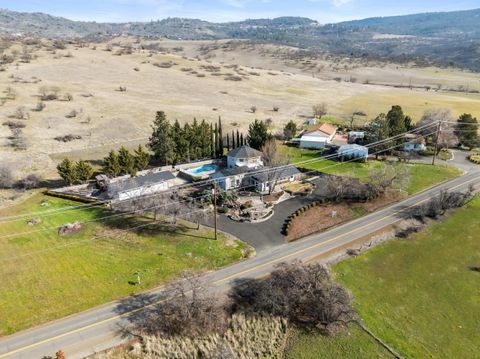 Tiny photo for 4935 Cherry Lane, Medford, OR 97504 (MLS # 220215005)