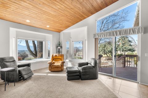 Tiny photo for 4935 Cherry Lane, Medford, OR 97504 (MLS # 220215005)