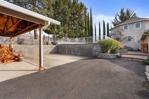 Tiny photo for 4935 Cherry Lane, Medford, OR 97504 (MLS # 220215005)