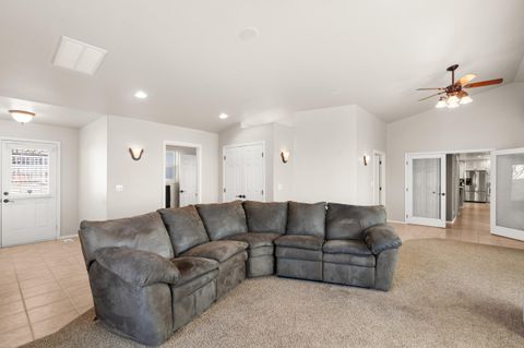 Tiny photo for 4935 Cherry Lane, Medford, OR 97504 (MLS # 220215005)