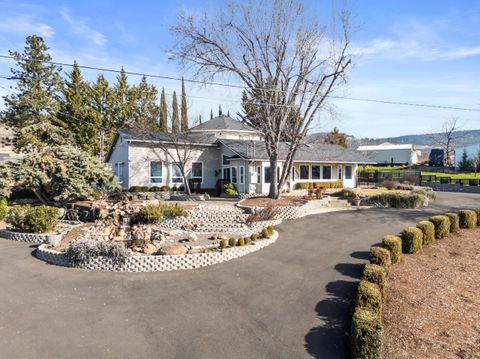 Tiny photo for 4935 Cherry Lane, Medford, OR 97504 (MLS # 220215005)