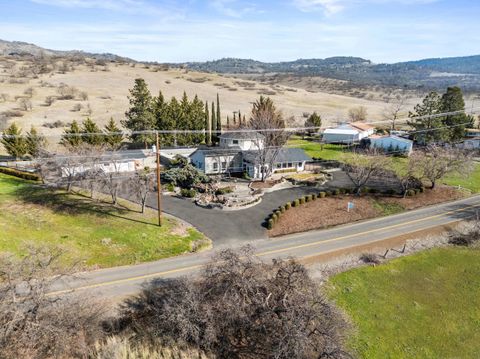 Tiny photo for 4935 Cherry Lane, Medford, OR 97504 (MLS # 220215005)